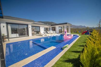 Tutku - 3 bedroom Secluded Private Villa with Jacuzzi in Kalkan - image 30