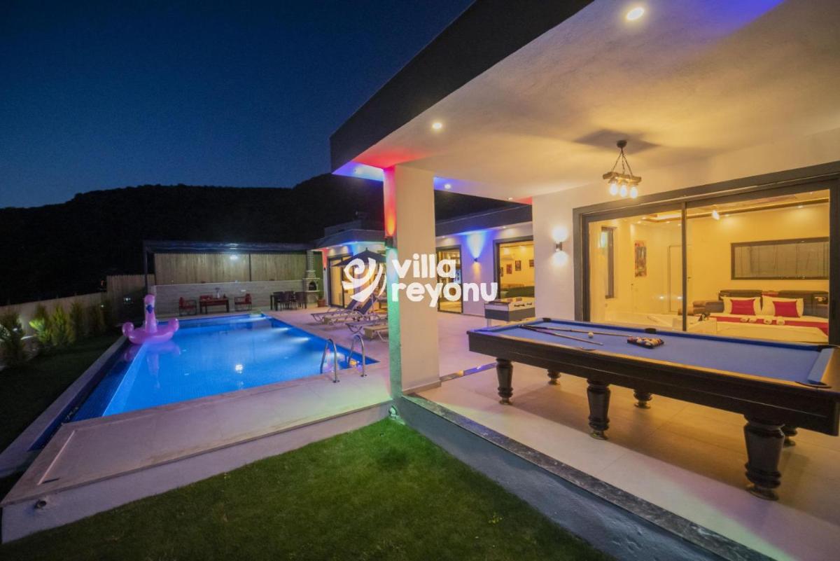 Tutku - 3 bedroom Secluded Private Villa with Jacuzzi in Kalkan - image 4