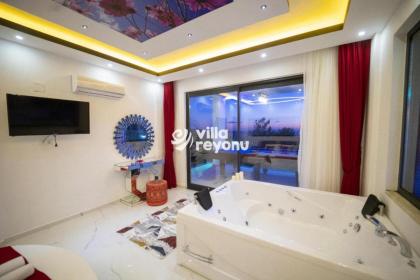 Tutku - 3 bedroom Secluded Private Villa with Jacuzzi in Kalkan - image 8