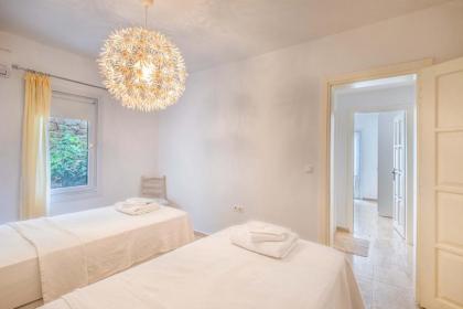 Aisha Apart Sea View - image 25