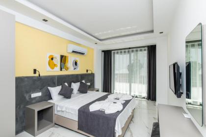 Leonis Hotel - image 10