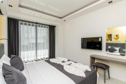 Leonis Hotel - image 11