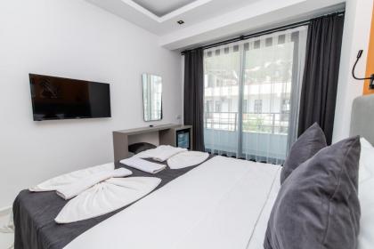 Leonis Hotel - image 13