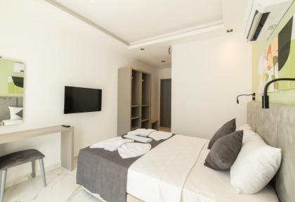Leonis Hotel - image 14