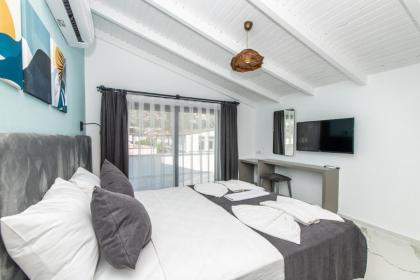 Leonis Hotel - image 16