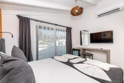 Leonis Hotel - image 20
