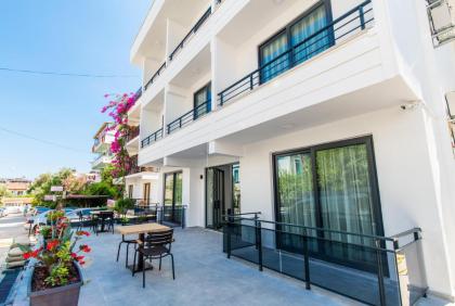 Leonis Hotel - image 30