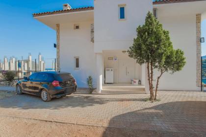Kalkan'da Denize Sıfır Geniş Lüks Villa-Özel Plaj - image 28