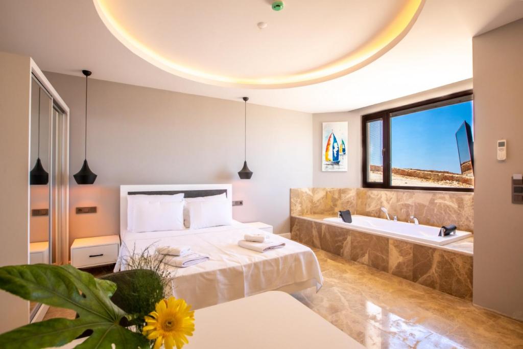 Luxury Flat with Jacuzzi in Kas - image 3