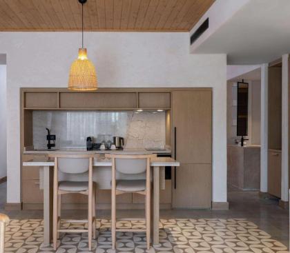 Mekvin Suites & Villas Adults Only - image 23