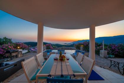 Ozy Villa / Bayındır - image 2