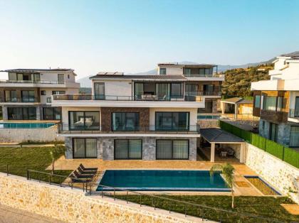 Kalkan'da Deniz Manzaralı Villa - image 28