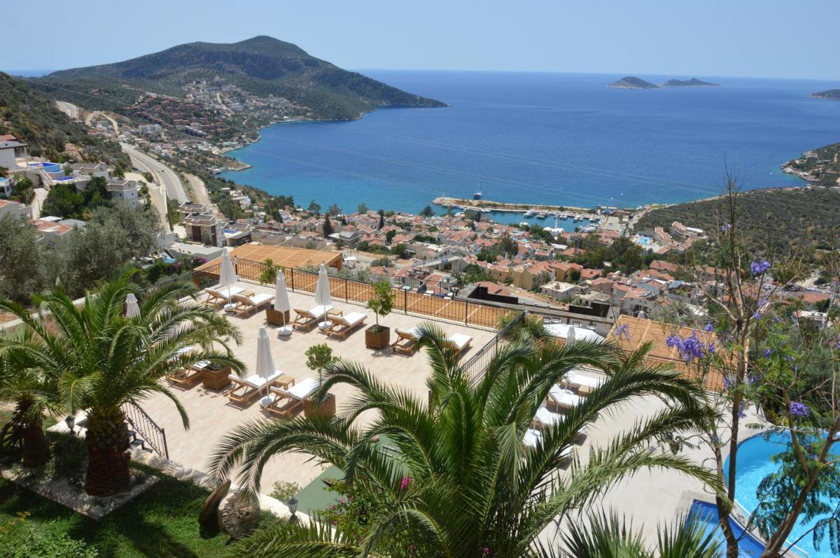 The Mediteran Hotel - image 4