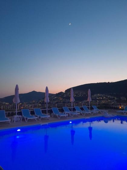 Marquis Blue Hotel - image 12