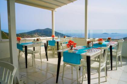 Marquis Blue Hotel - image 18