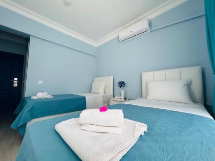 Marquis Blue Hotel - image 19
