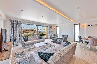 Luxury Sea View Villa w Pool By The Sea in Antalya - image 3