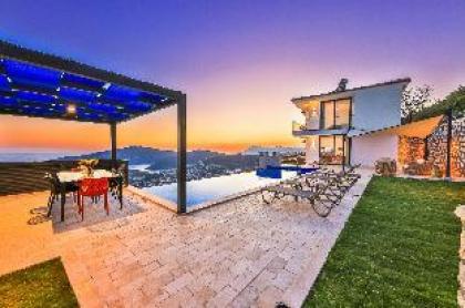 Luxury Sea View Villa w Pool Near Beach in Kalkan 